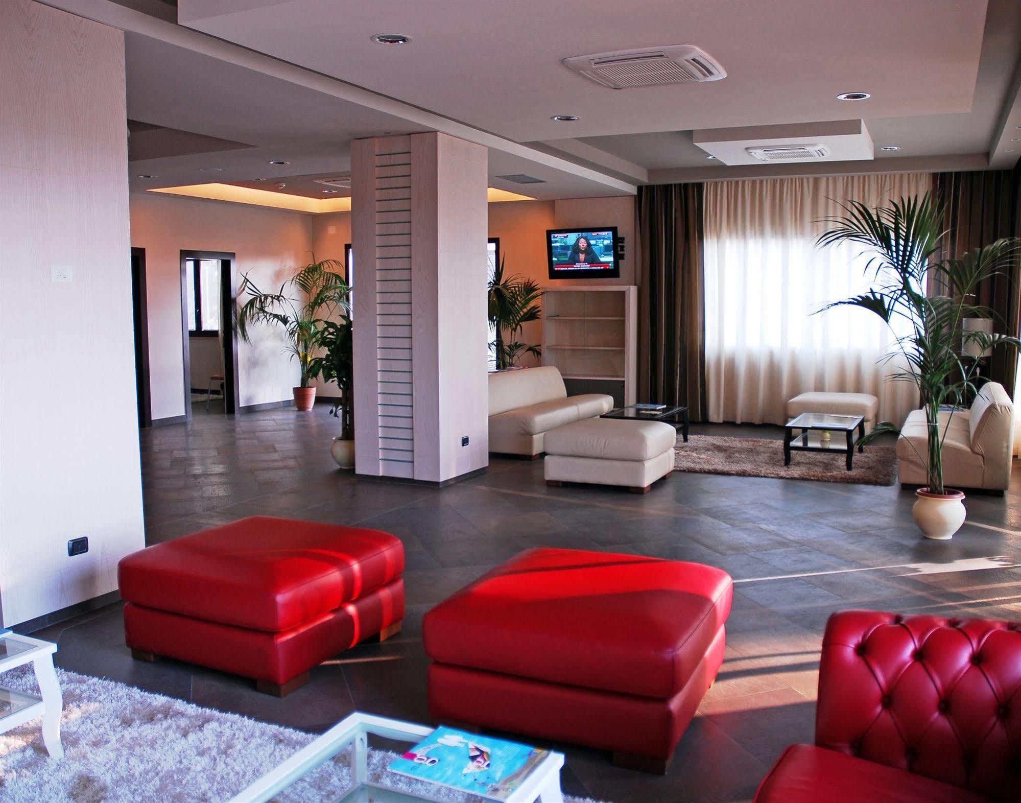 Viola Palace Hotel Villafranca Tirrena Kültér fotó