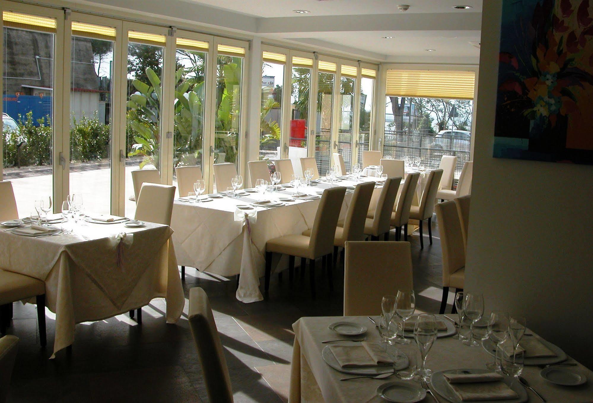 Viola Palace Hotel Villafranca Tirrena Kültér fotó