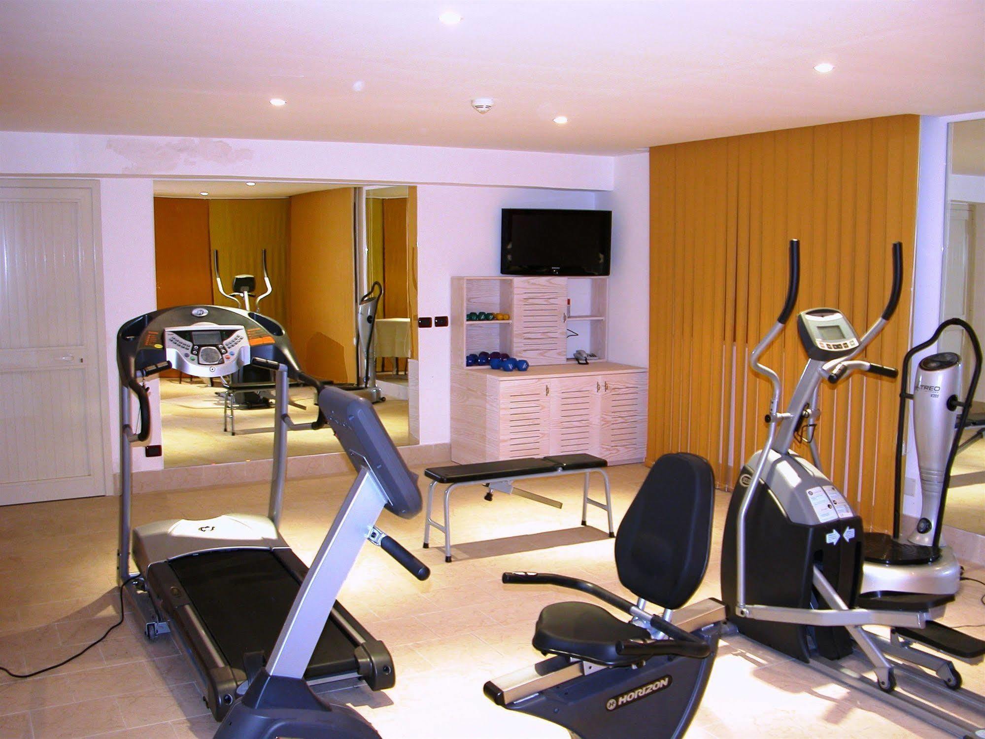 Viola Palace Hotel Villafranca Tirrena Kültér fotó