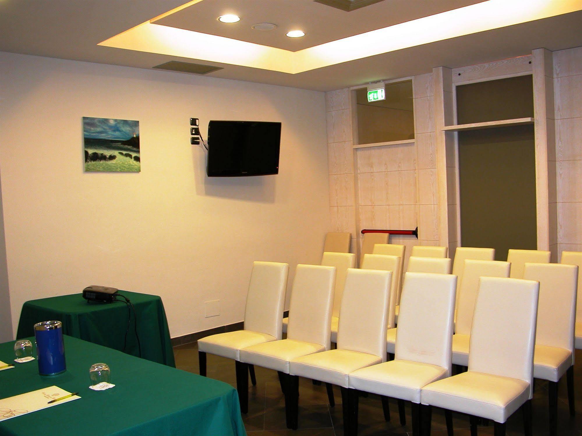Viola Palace Hotel Villafranca Tirrena Kültér fotó