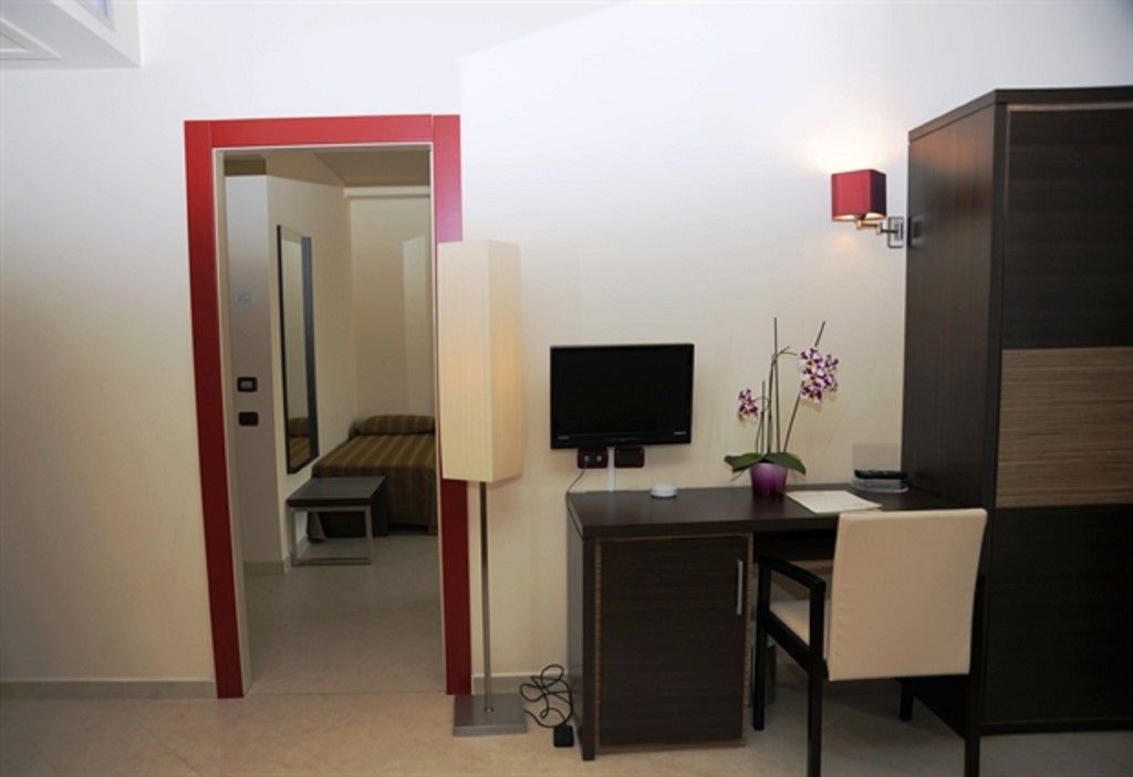 Viola Palace Hotel Villafranca Tirrena Kültér fotó