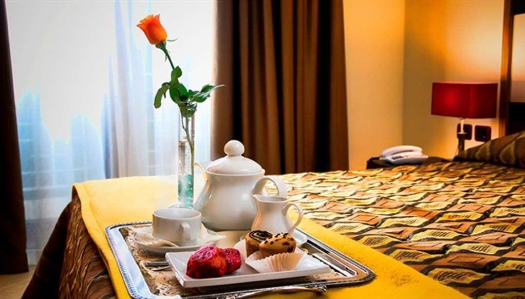 Viola Palace Hotel Villafranca Tirrena Szoba fotó